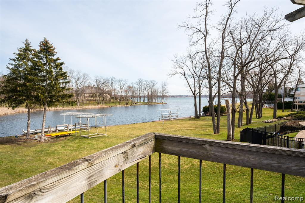 4851 COMMERCE Road, Orchard Lake Village, MI 48324 — Photo 51