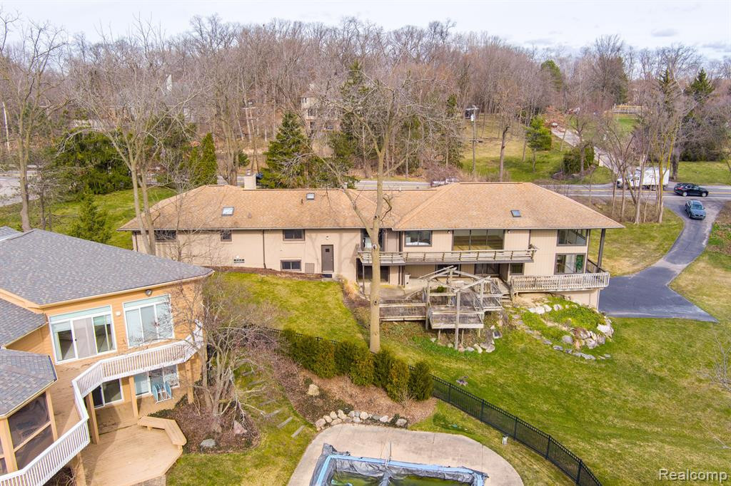 4851 COMMERCE Road, Orchard Lake Village, MI 48324 — Photo 56