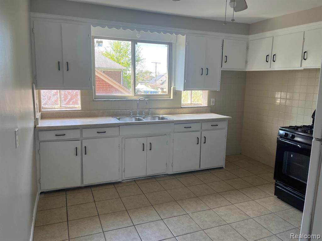 8101 INDIANA Street, Detroit, MI 48204 — Photo 6