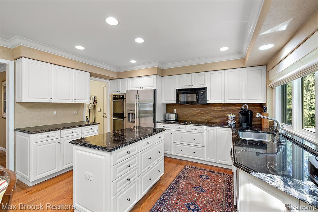 4037 HIDDEN WOODS Drive, Bloomfield Hills, MI 48301 — Photo 5