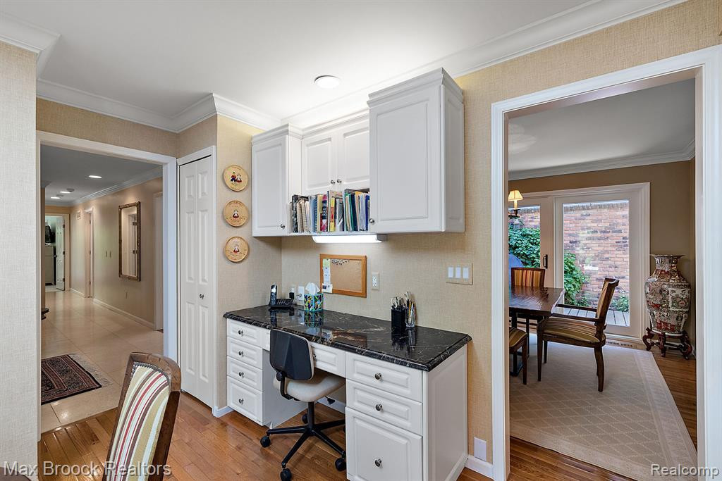 4037 HIDDEN WOODS Drive, Bloomfield Hills, MI 48301 — Photo 6