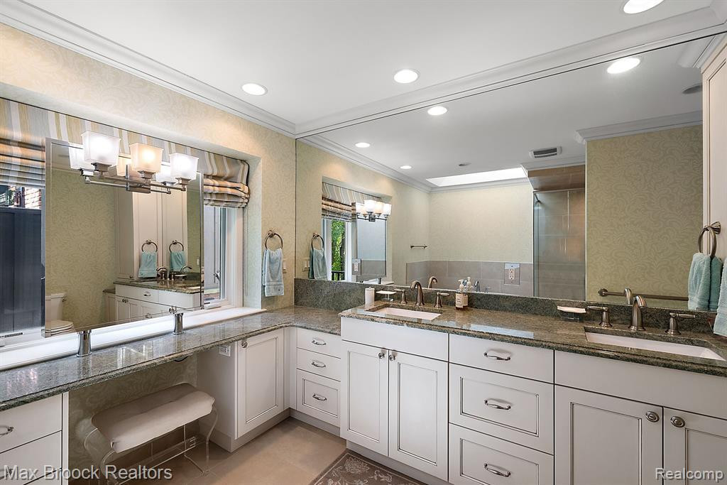 4037 HIDDEN WOODS Drive, Bloomfield Hills, MI 48301 — Photo 13