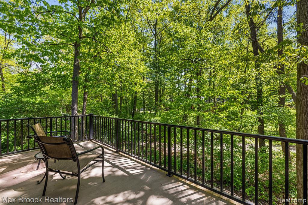 4037 HIDDEN WOODS Drive, Bloomfield Hills, MI 48301 — Photo 31