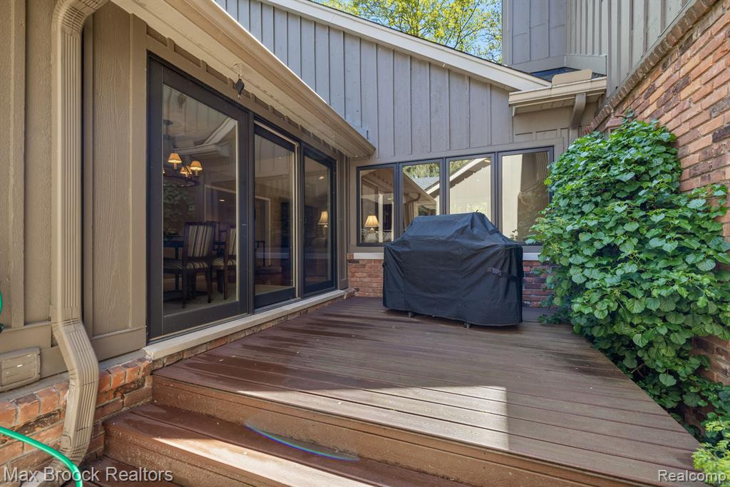 4037 HIDDEN WOODS Drive, Bloomfield Hills, MI 48301 — Photo 32
