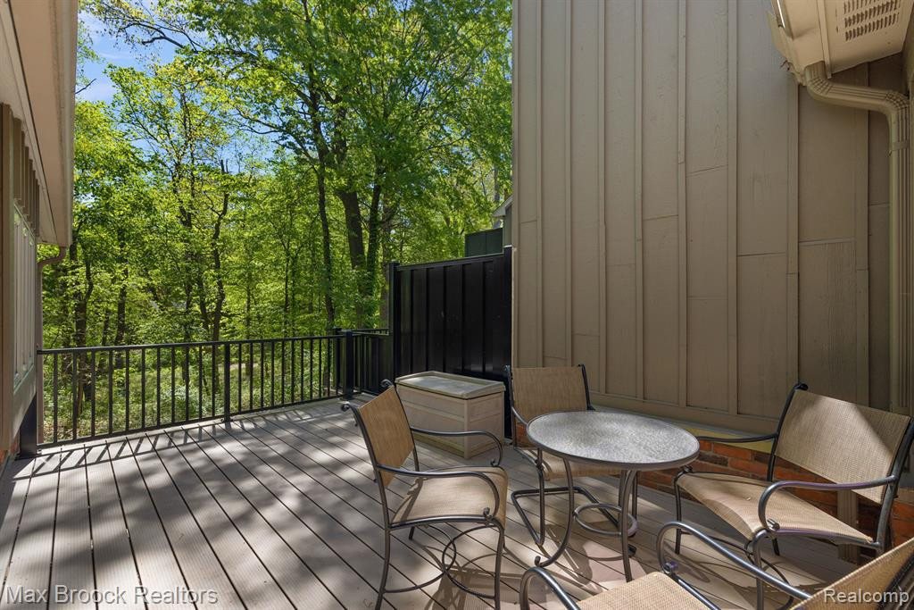 4037 HIDDEN WOODS Drive, Bloomfield Hills, MI 48301 — Photo 33