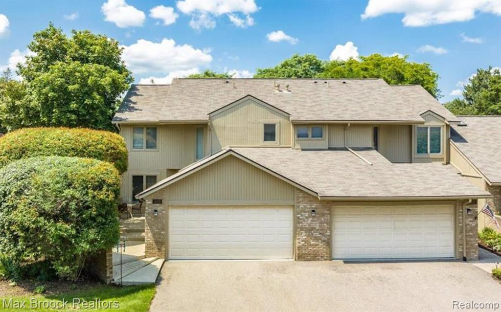 4045 FOXPOINTE Drive, West Bloomfield, MI 48323 — Photo 2