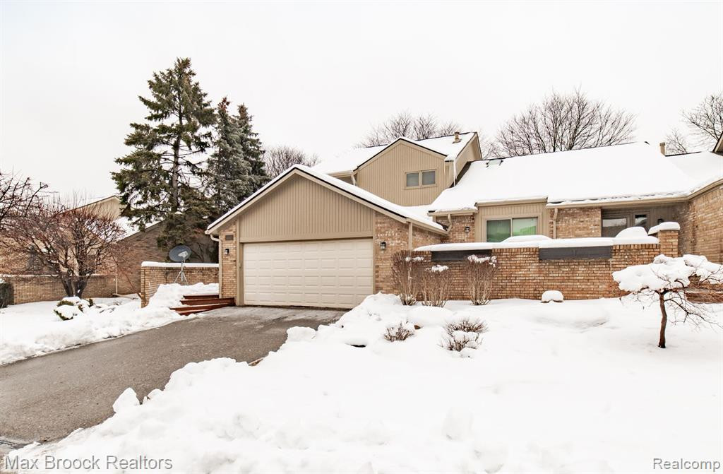 4045 FOXPOINTE Drive, West Bloomfield, MI 48323 — Photo 5