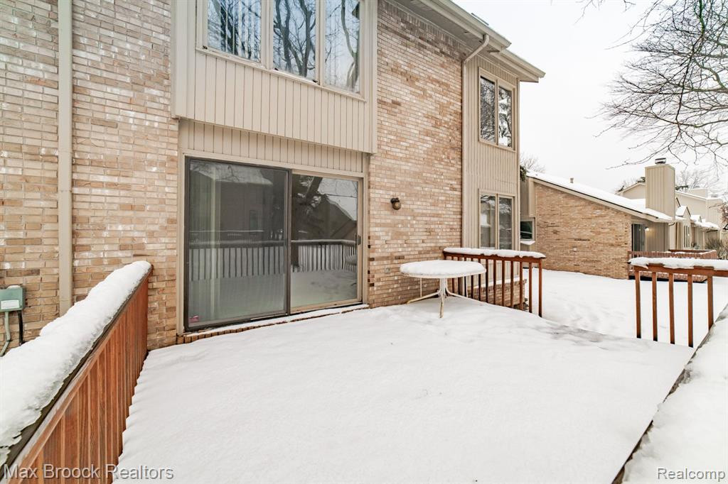 4045 FOXPOINTE Drive, West Bloomfield, MI 48323 — Photo 6