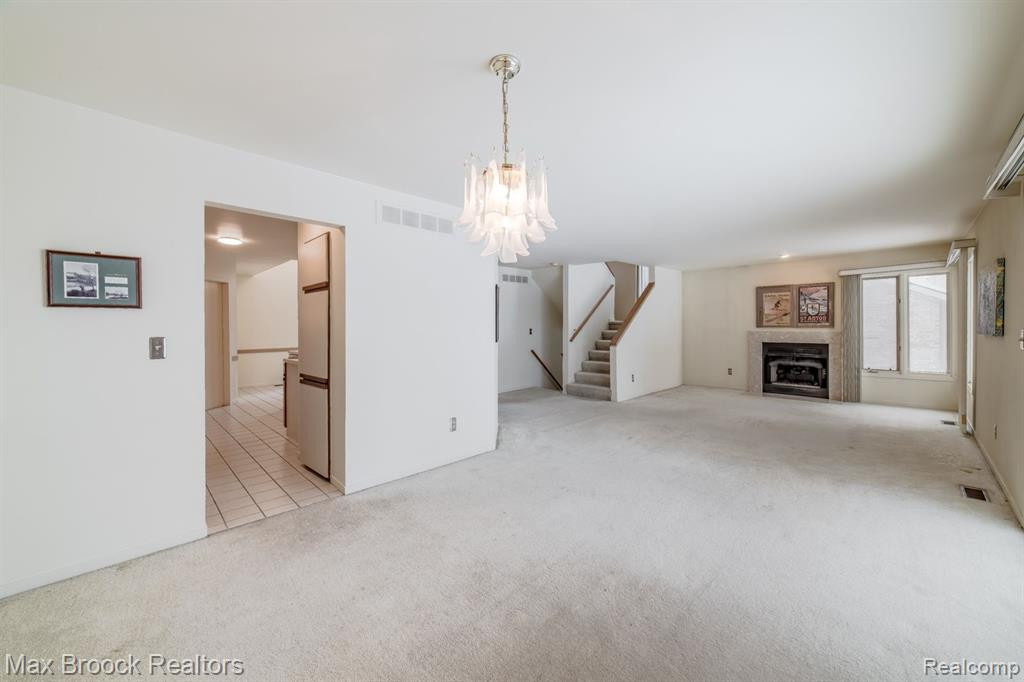 4045 FOXPOINTE Drive, West Bloomfield, MI 48323 — Photo 20