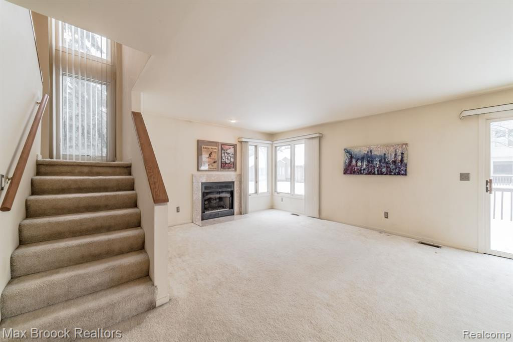 4045 FOXPOINTE Drive, West Bloomfield, MI 48323 — Photo 22