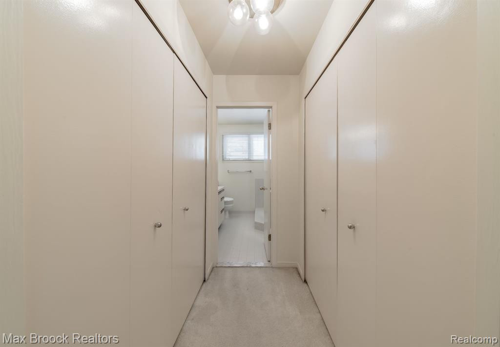 4045 FOXPOINTE Drive, West Bloomfield, MI 48323 — Photo 36