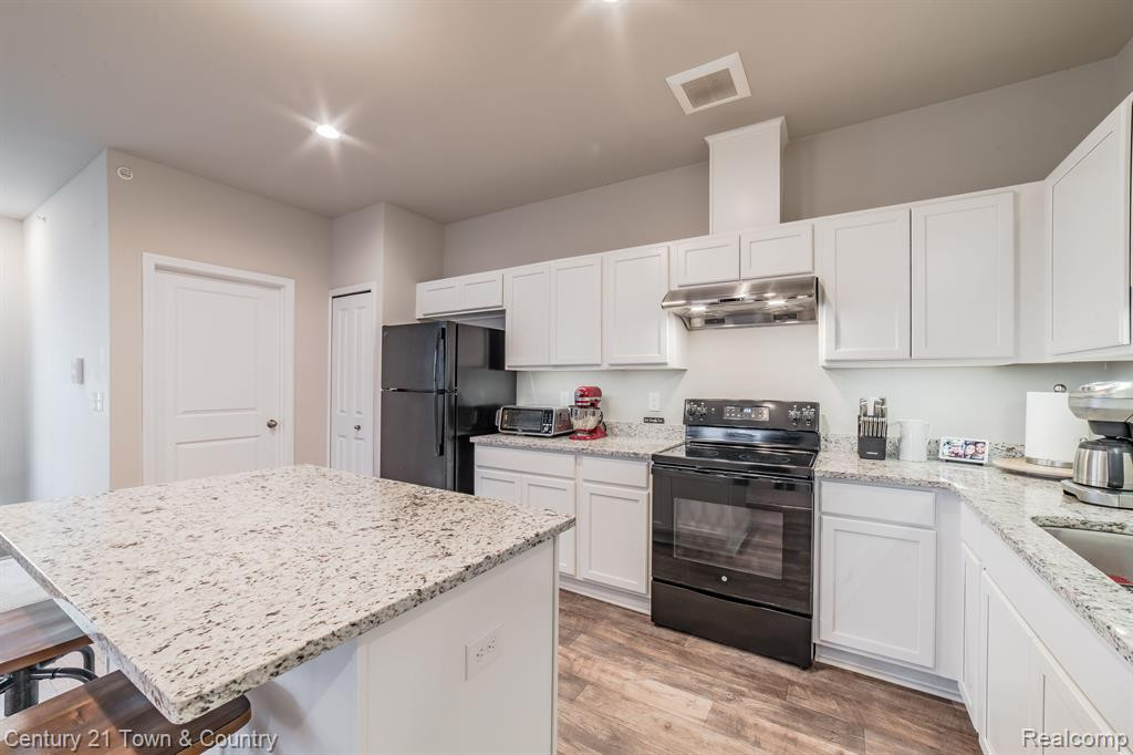9864 Ridge Run Street, 43, Howell, MI 48855 — Photo 11