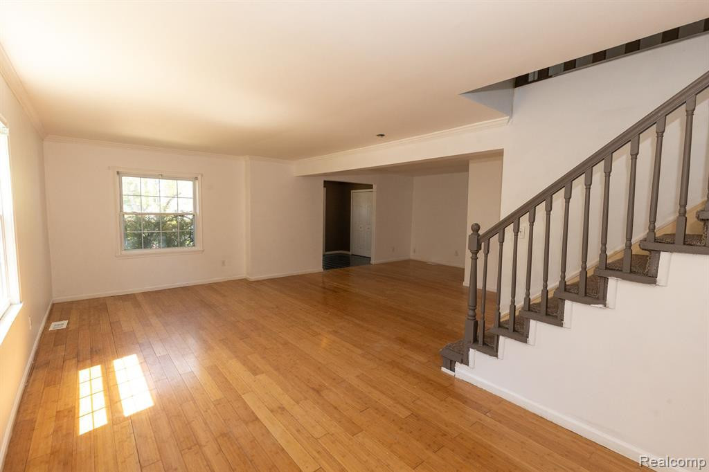 72 N North Shore, Lake Orion, MI 48362 — Photo 8