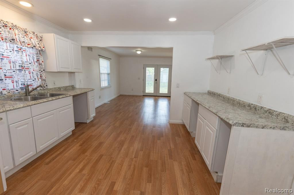 72 N North Shore, Lake Orion, MI 48362 — Photo 14