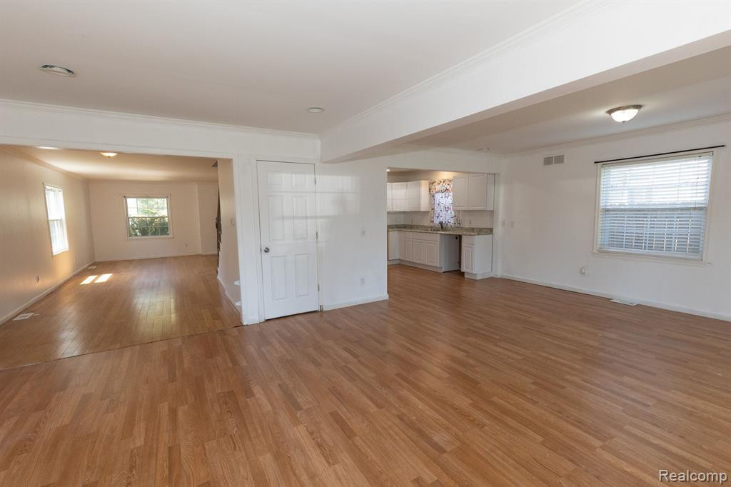 72 N North Shore, Lake Orion, MI 48362 — Photo 15