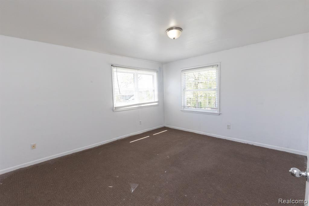 72 N North Shore, Lake Orion, MI 48362 — Photo 22