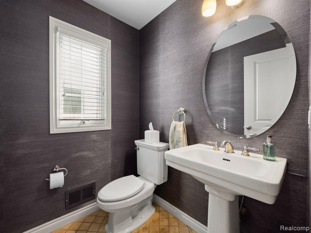 694 Chapin Avenue, Birmingham, MI 48009 — Photo 17