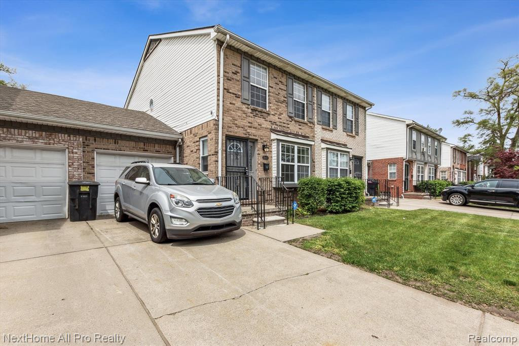 15401 MEYERS Road, Detroit, MI 48227 — Photo 4