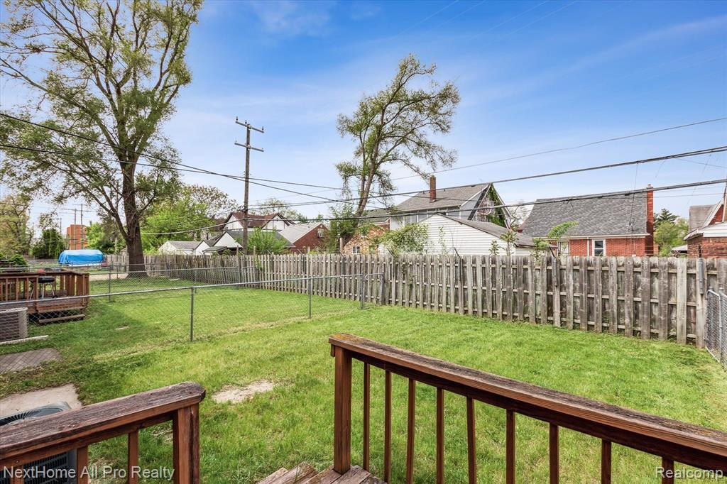 15401 MEYERS Road, Detroit, MI 48227 — Photo 7