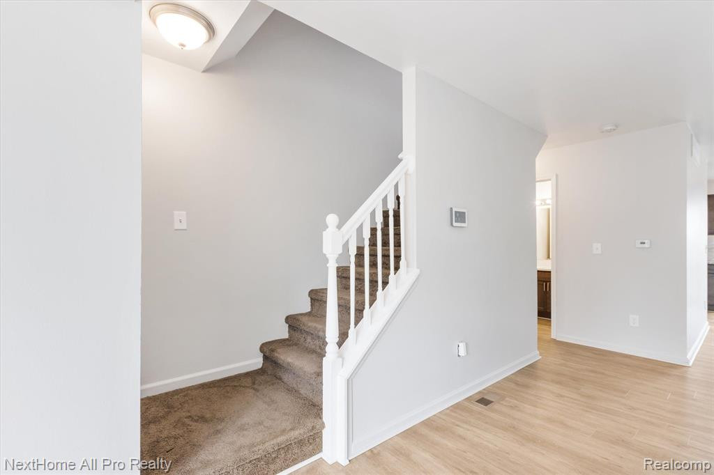 15401 MEYERS Road, Detroit, MI 48227 — Photo 10