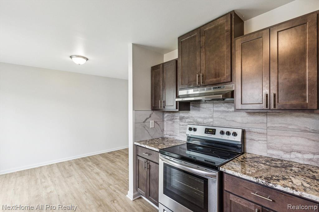15401 MEYERS Road, Detroit, MI 48227 — Photo 15