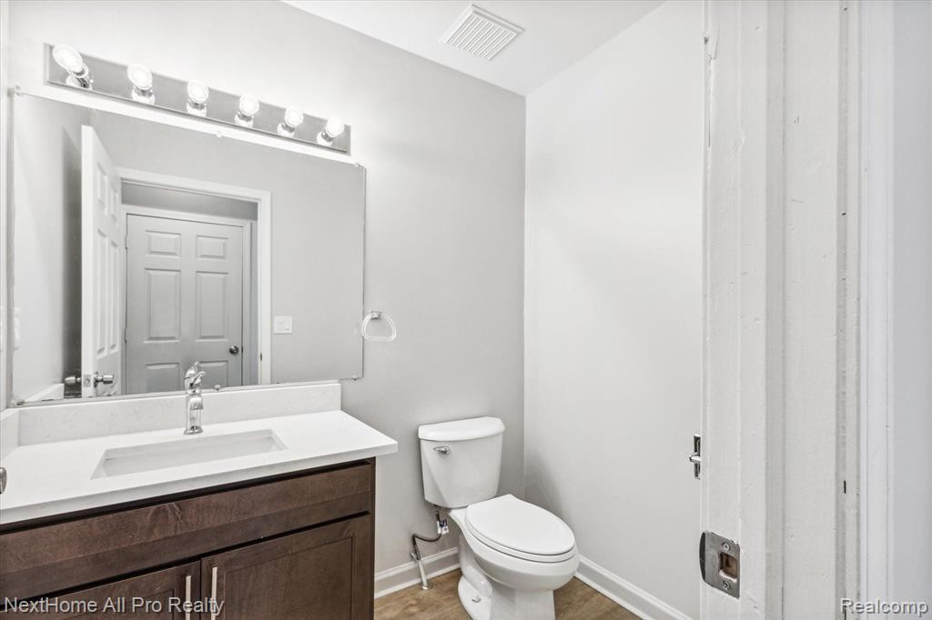 15401 MEYERS Road, Detroit, MI 48227 — Photo 19