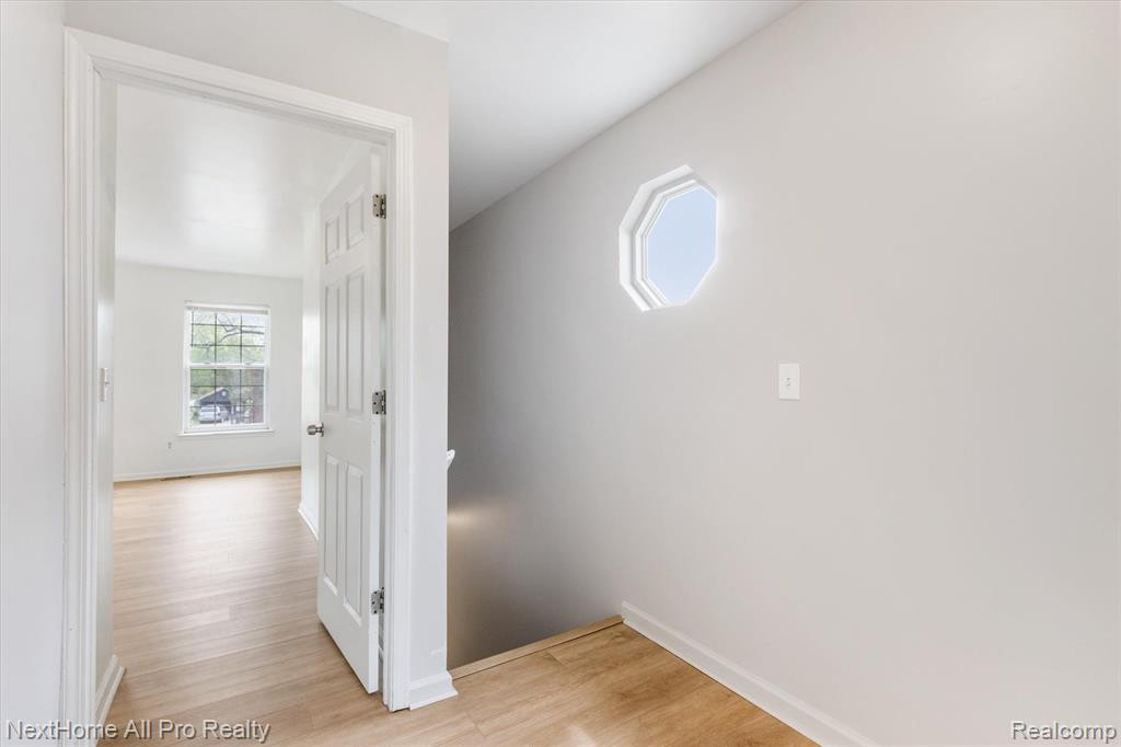 15401 MEYERS Road, Detroit, MI 48227 — Photo 28