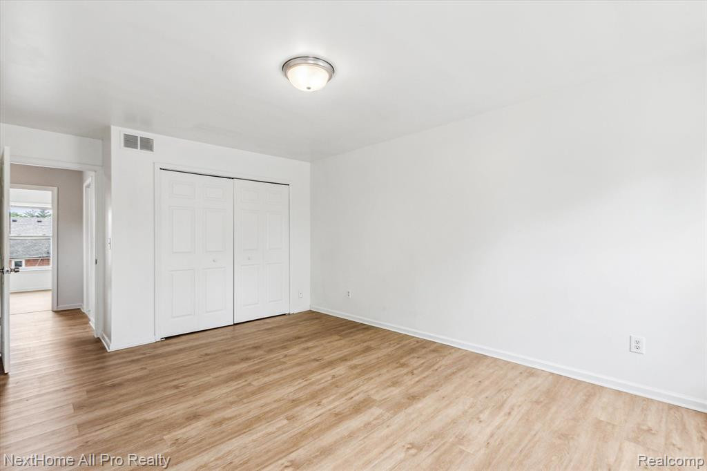15401 MEYERS Road, Detroit, MI 48227 — Photo 31