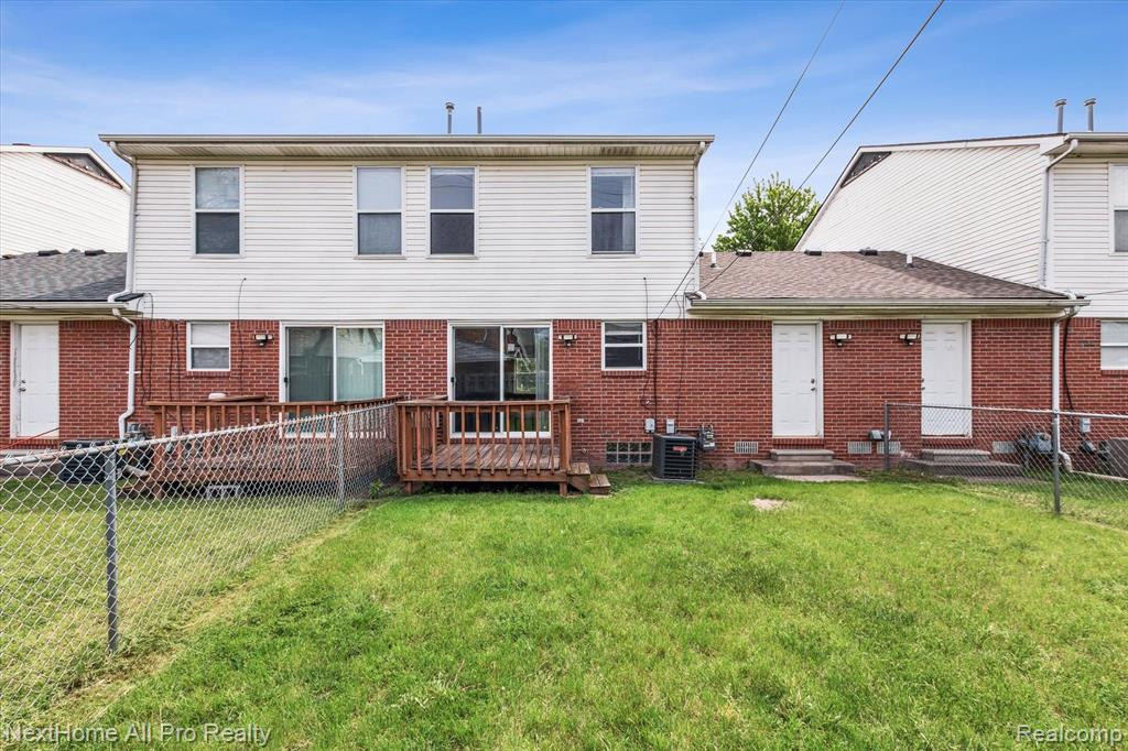 15401 MEYERS Road, Detroit, MI 48227 — Photo 41