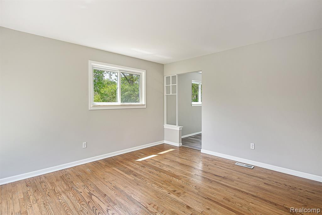770 OSWEGO Avenue, Ypsilanti, MI 48198 — Photo 7