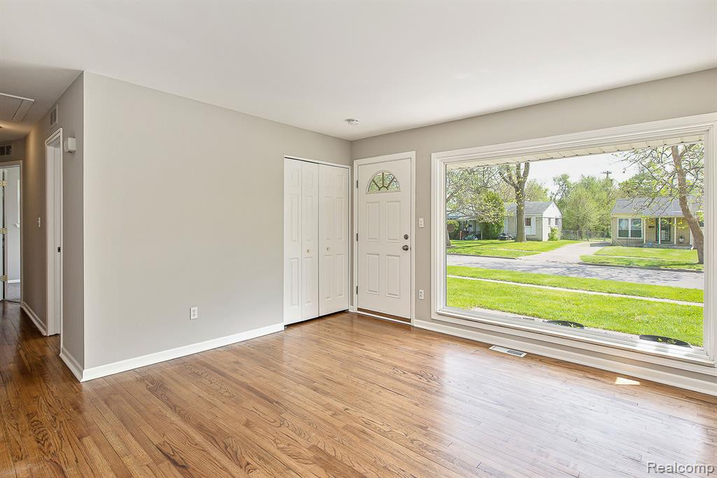 770 OSWEGO Avenue, Ypsilanti, MI 48198 — Photo 8