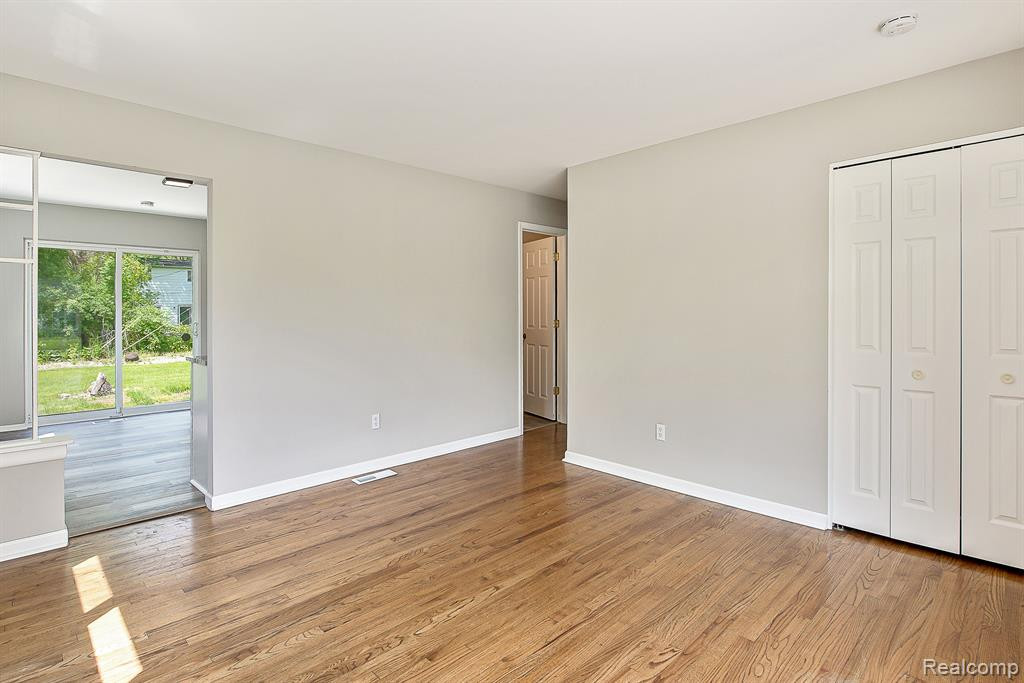 770 OSWEGO Avenue, Ypsilanti, MI 48198 — Photo 9