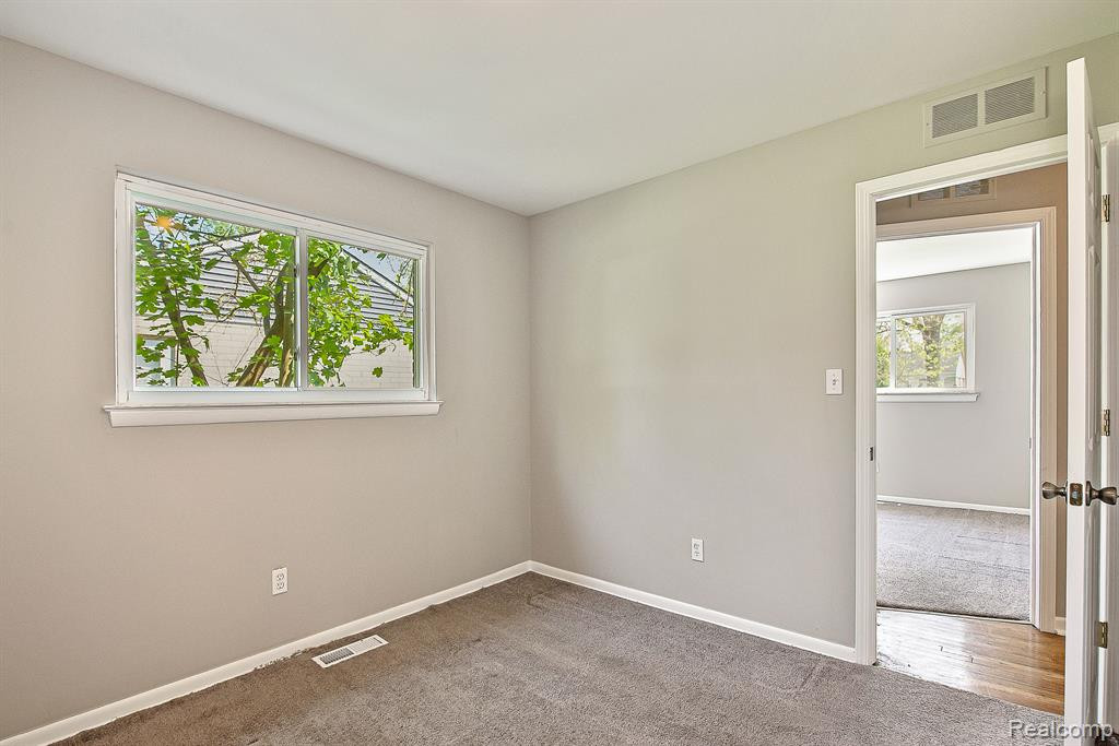 770 OSWEGO Avenue, Ypsilanti, MI 48198 — Photo 19