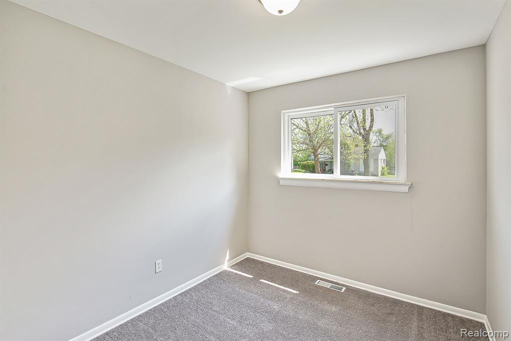 770 OSWEGO Avenue, Ypsilanti, MI 48198 — Photo 27
