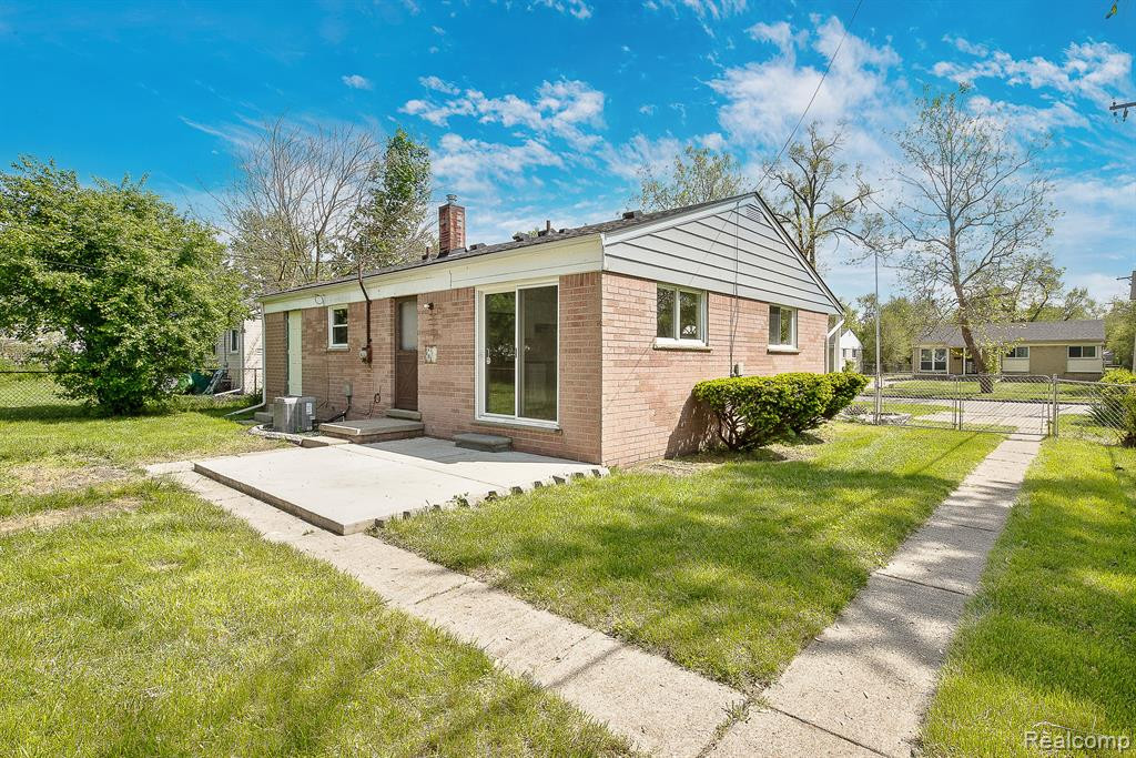 770 OSWEGO Avenue, Ypsilanti, MI 48198 — Photo 32