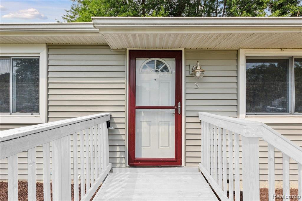 3 Faust, Ann Arbor, MI 48108 — Photo 2