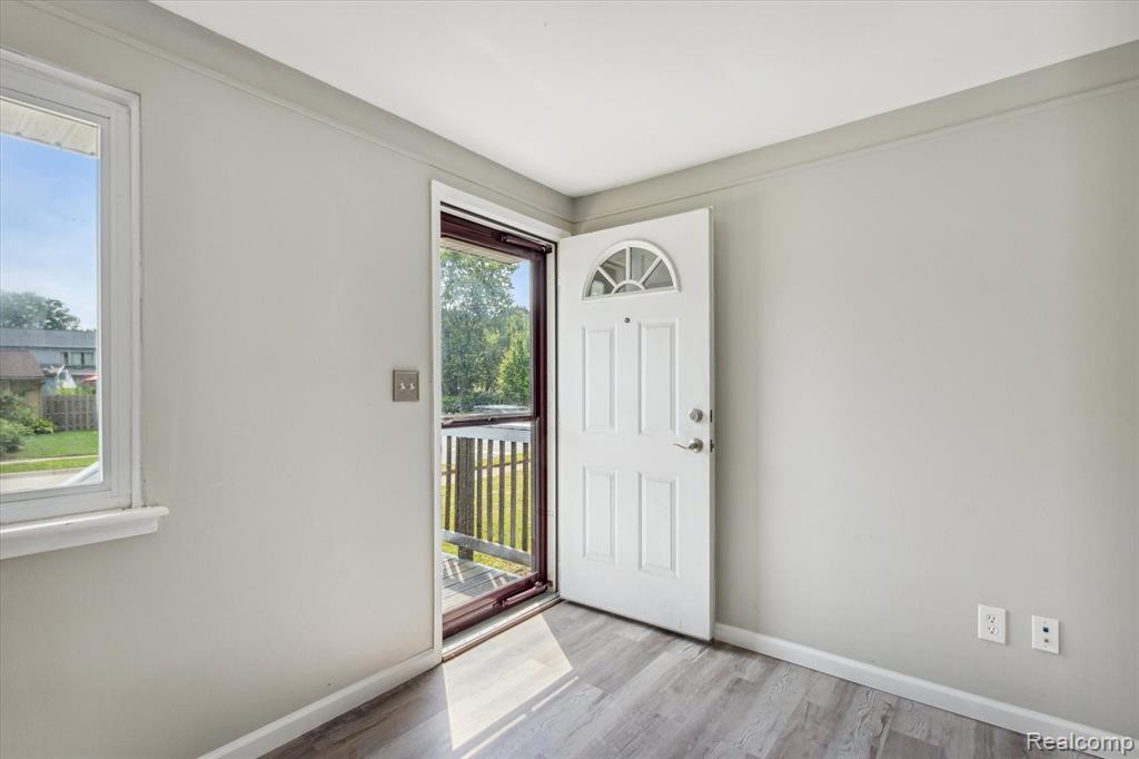 3 Faust, Ann Arbor, MI 48108 — Photo 3