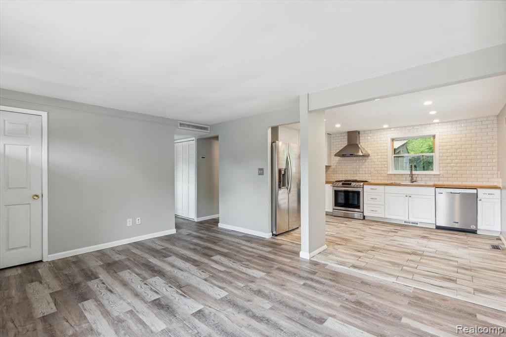 3 Faust, Ann Arbor, MI 48108 — Photo 5