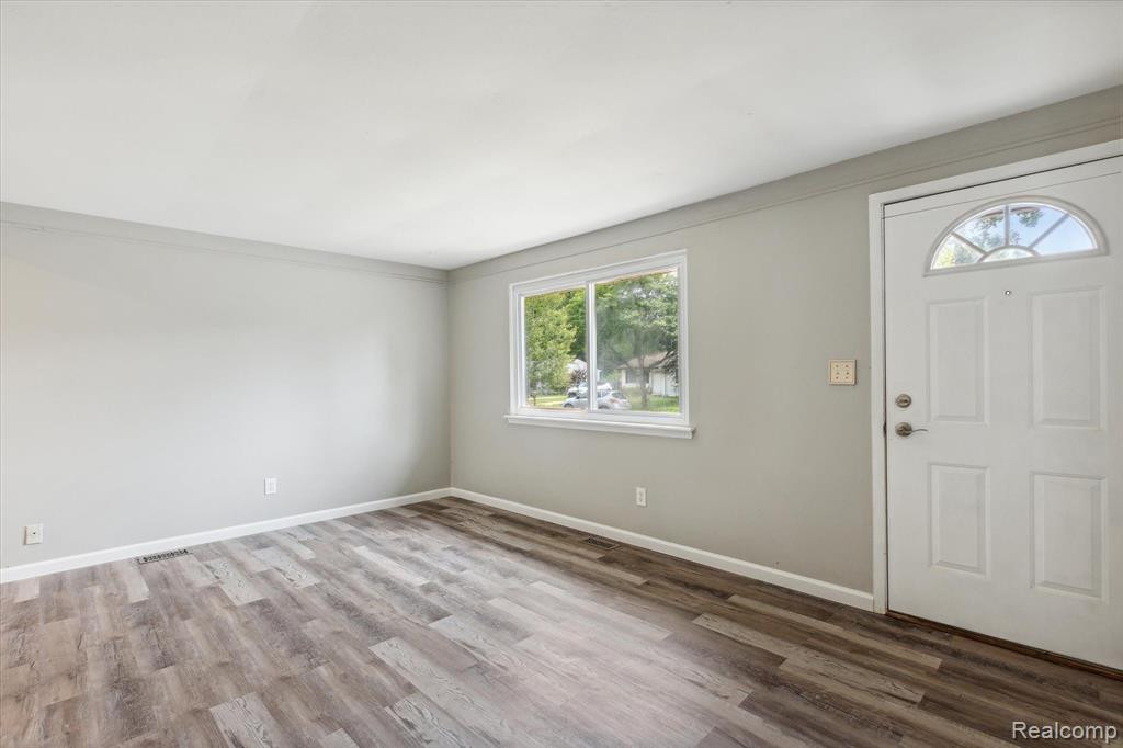 3 Faust, Ann Arbor, MI 48108 — Photo 7
