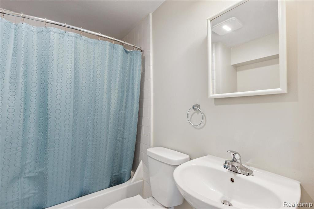 3 Faust, Ann Arbor, MI 48108 — Photo 13