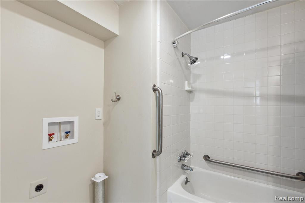 3 Faust, Ann Arbor, MI 48108 — Photo 14