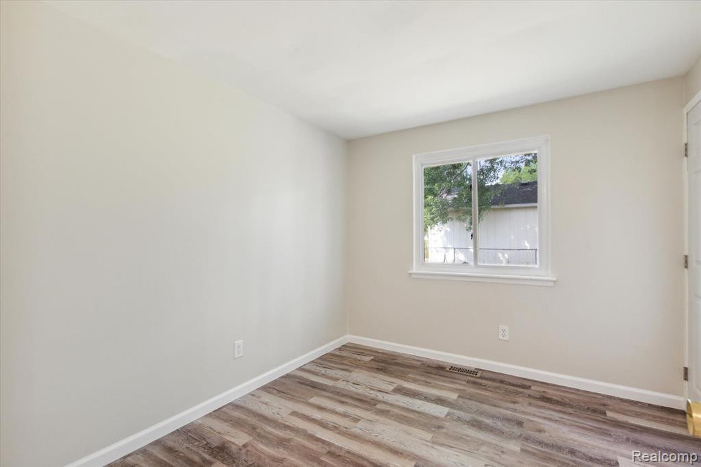 3 Faust, Ann Arbor, MI 48108 — Photo 27