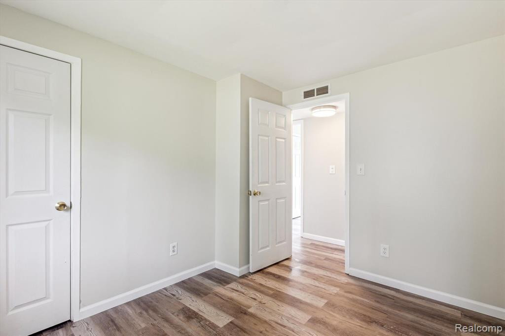 3 Faust, Ann Arbor, MI 48108 — Photo 29