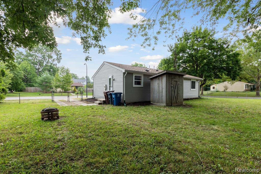 3 Faust, Ann Arbor, MI 48108 — Photo 31