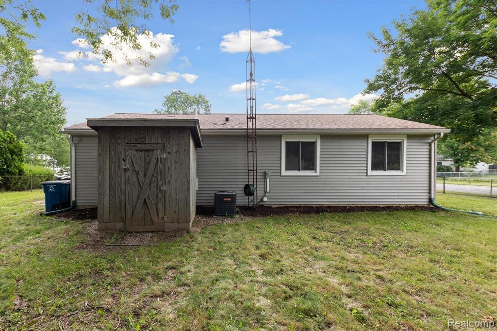 3 Faust, Ann Arbor, MI 48108 — Photo 32