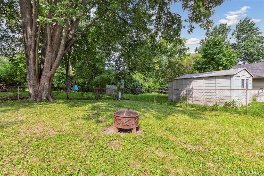 3 Faust, Ann Arbor, MI 48108 — Photo 35