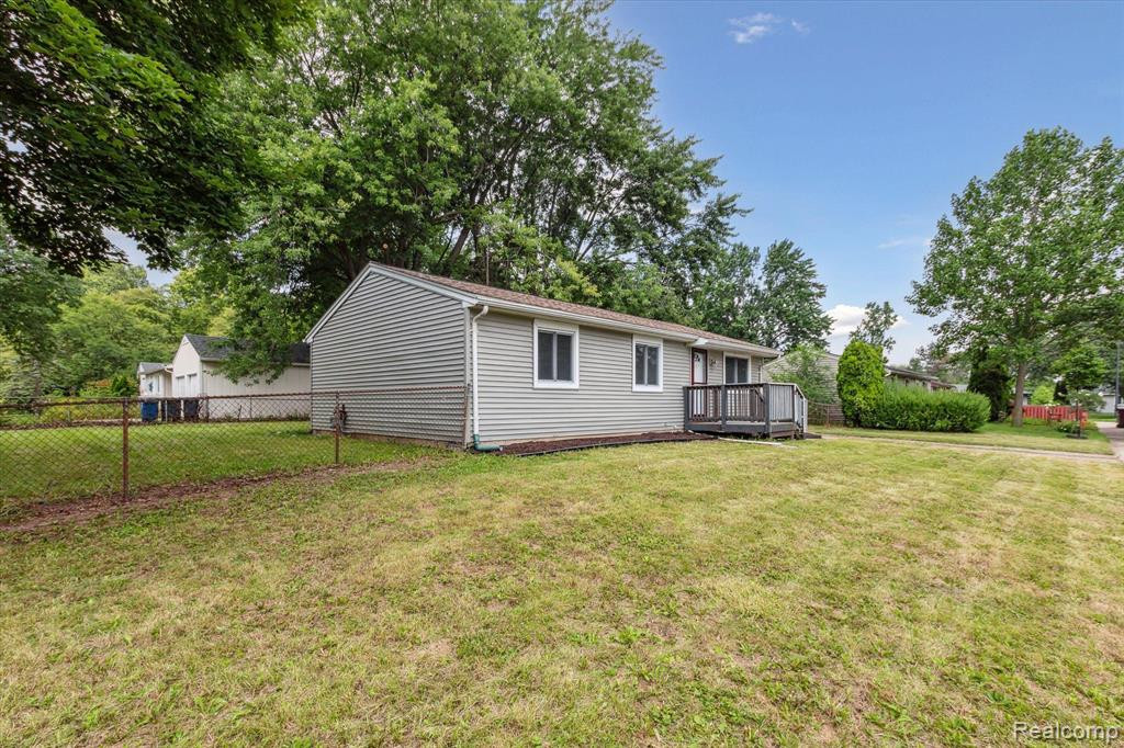 3 Faust, Ann Arbor, MI 48108 — Photo 39