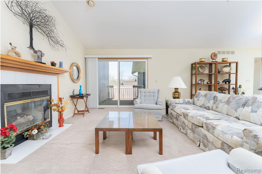 5669 E HILLCREST Circle, West Bloomfield, MI — Photo 10