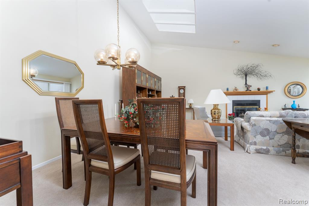 5669 E HILLCREST Circle, West Bloomfield, MI — Photo 12