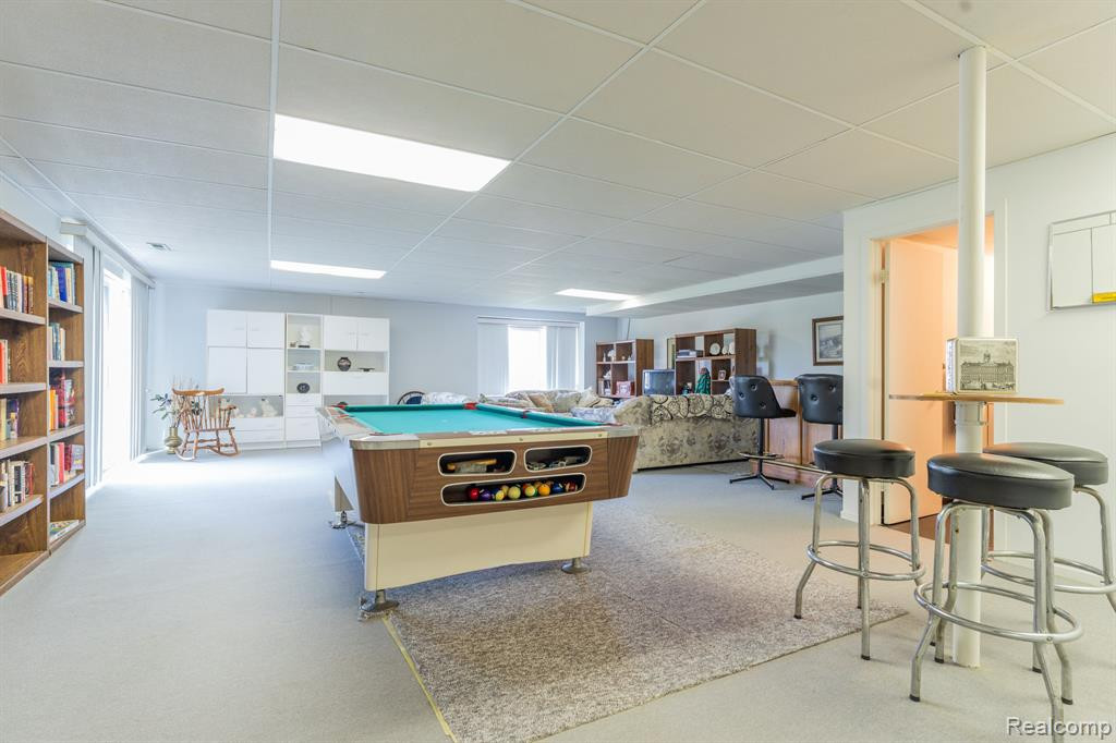 5669 E HILLCREST Circle, West Bloomfield, MI — Photo 27